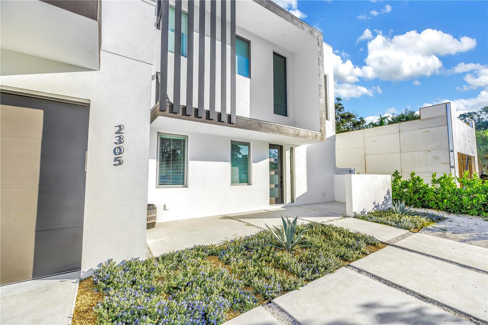 2305 Temple Street, FL
