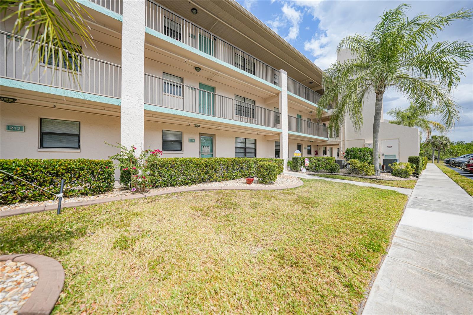 175 Kings Highway, FL