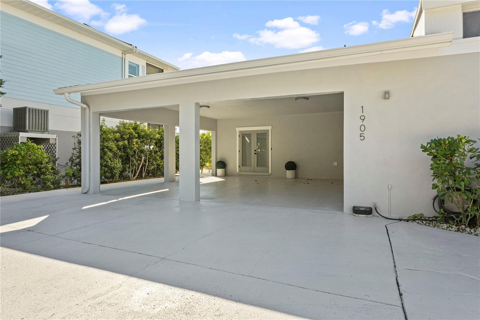 1905 4th Street, FL