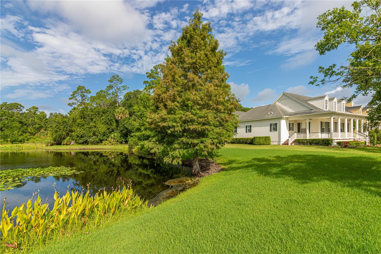 216 Eastpark Drive, FL