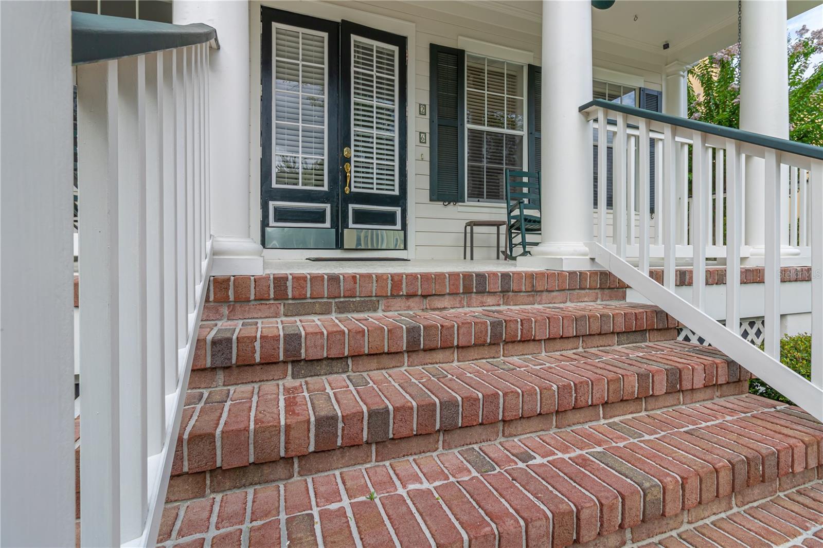216 Eastpark Drive, FL