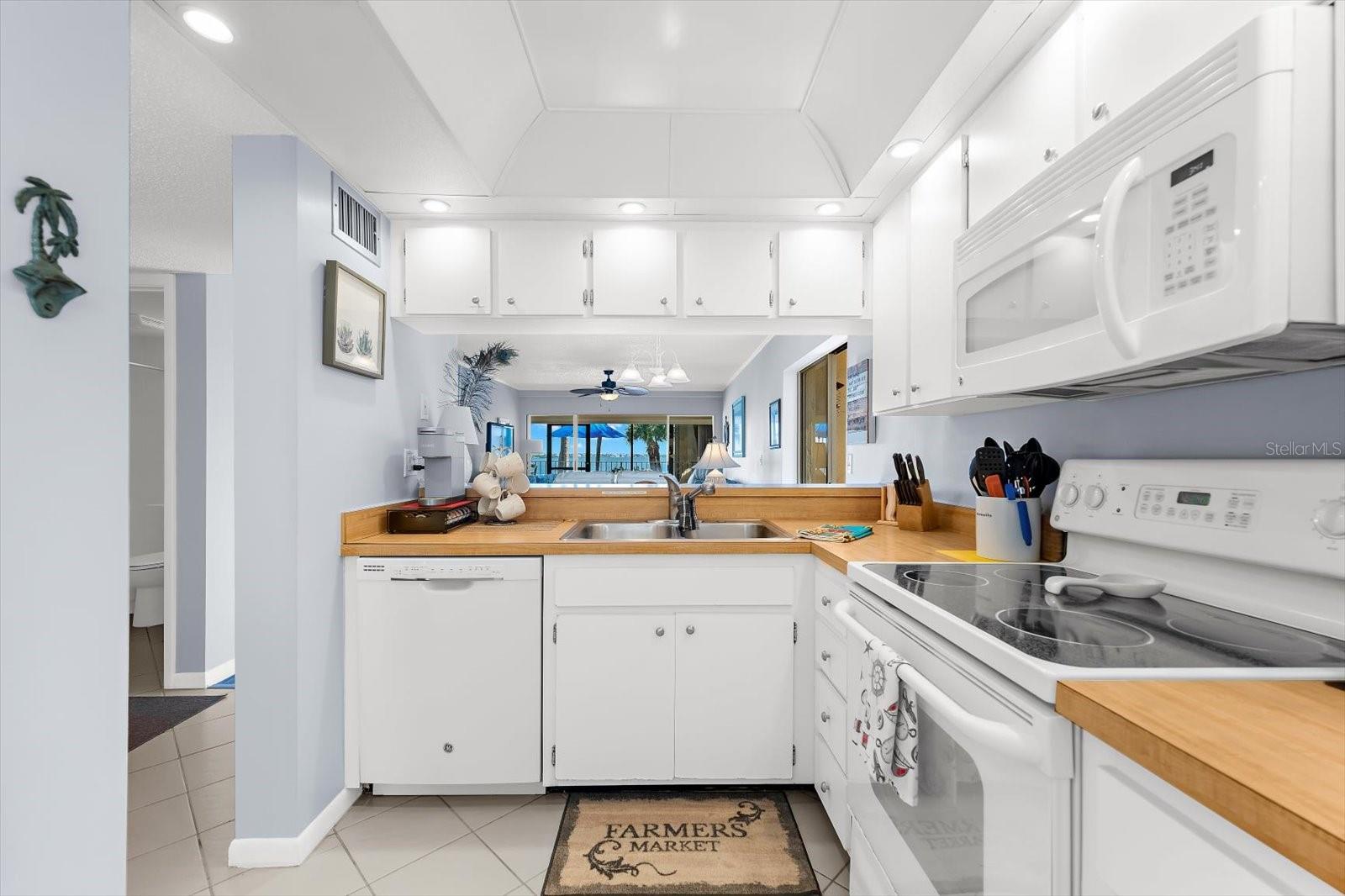 1551 Beach Road, FL