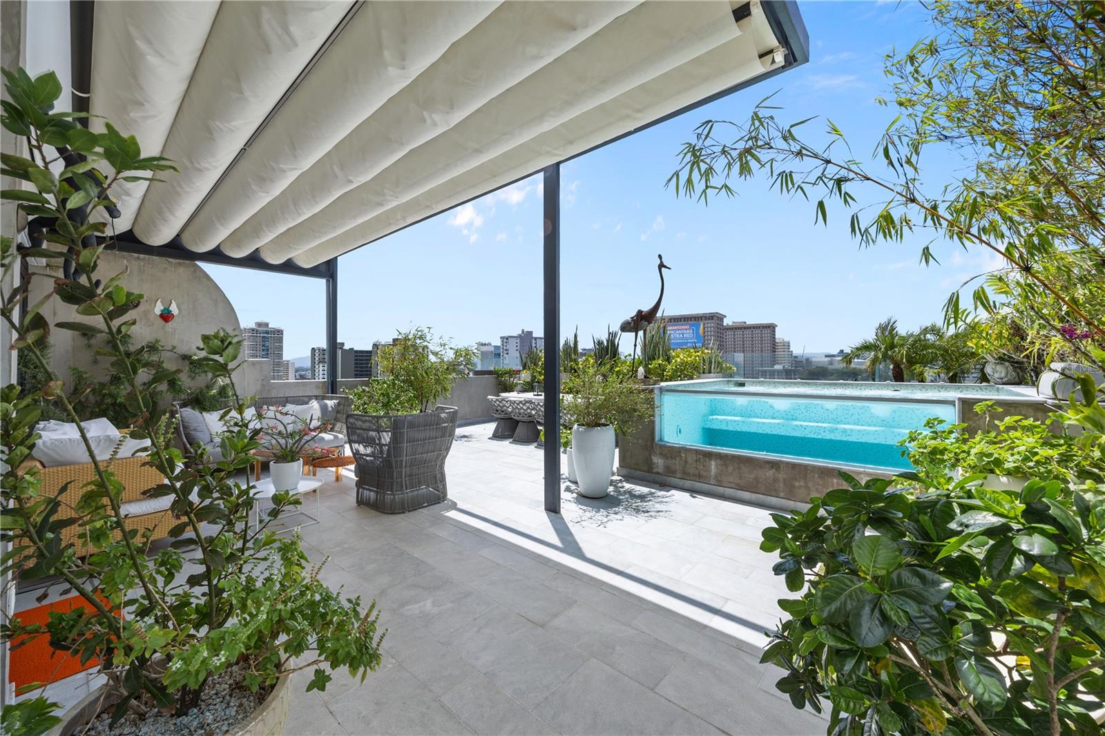 1360 Luchetti Street, Crowne Plaza, PR