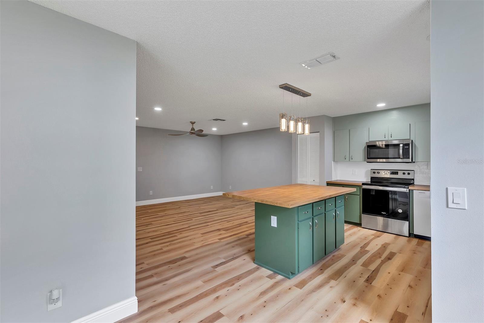 9755 94th Terrace, FL