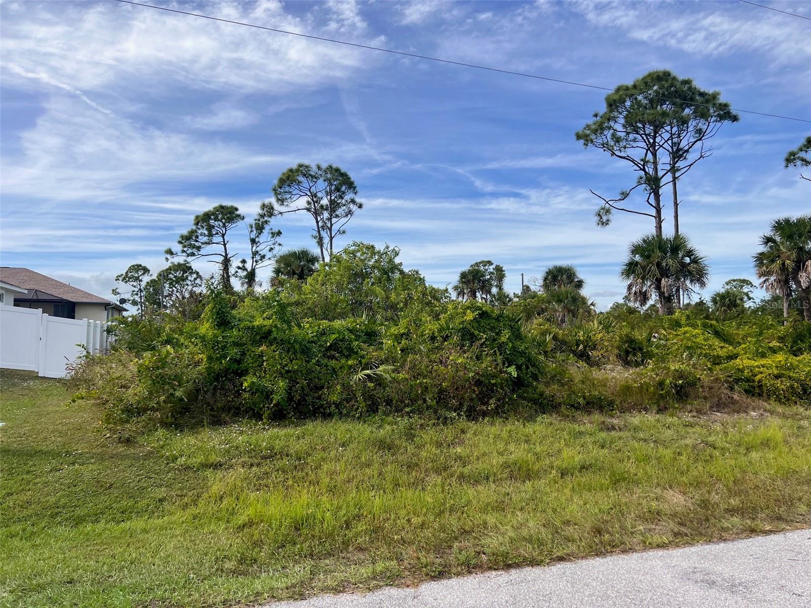 16 Caree Place, FL