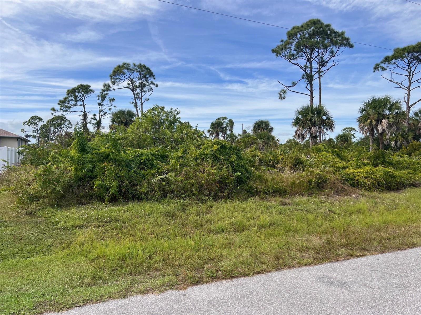 16 Caree Place, FL
