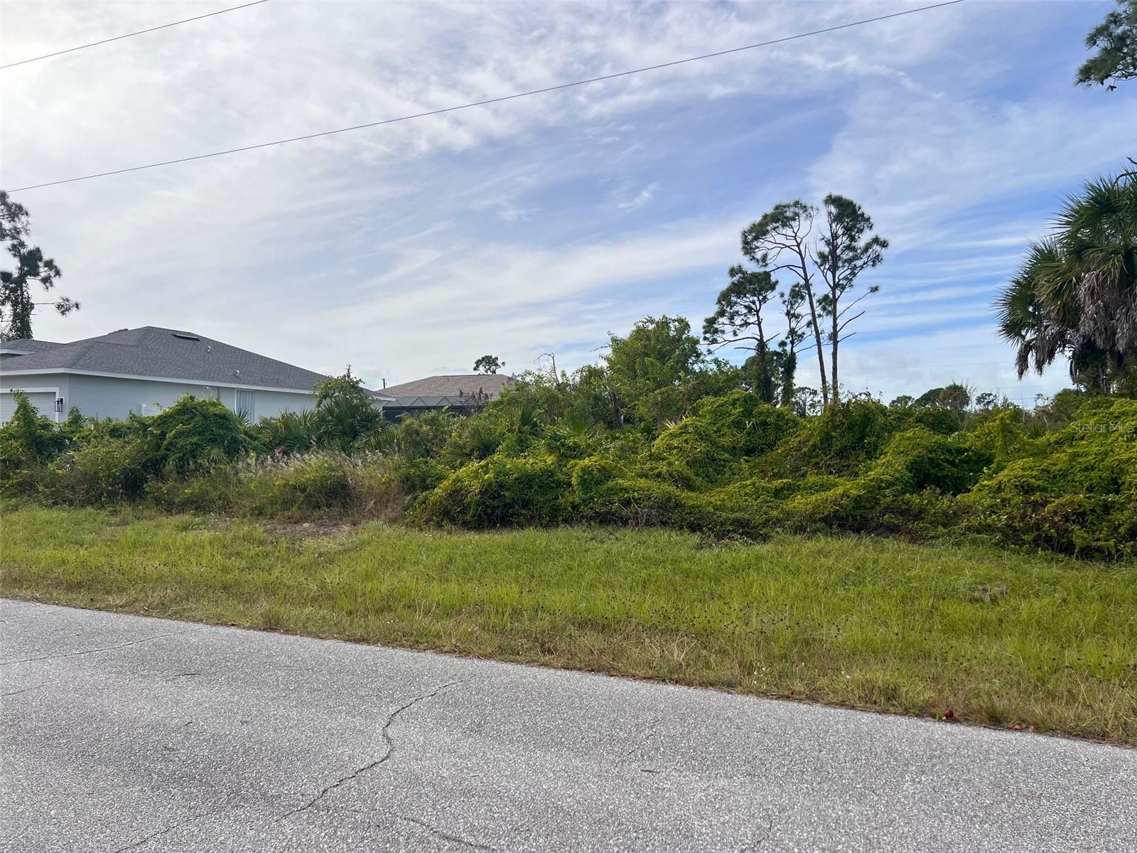 16 Caree Place, FL