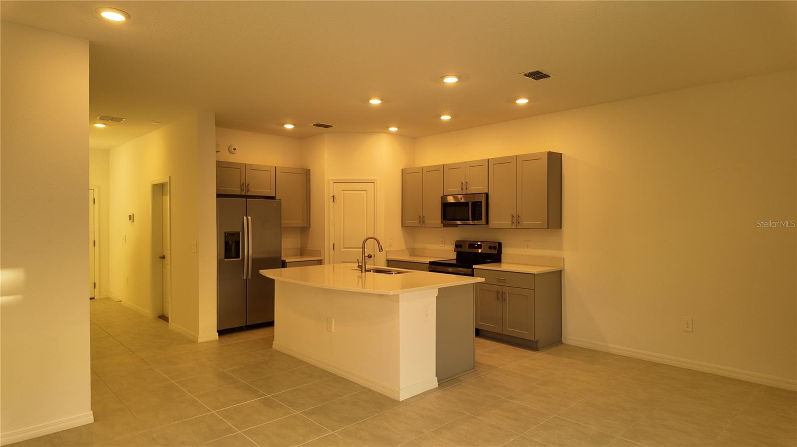 2207 Portrait Street, FL