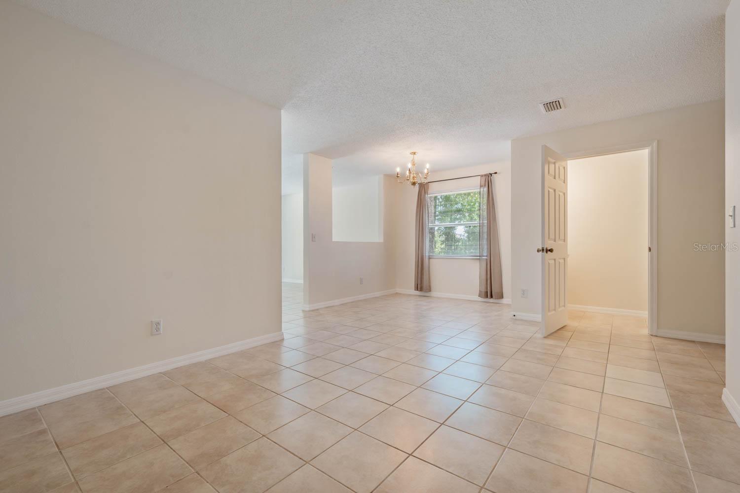 4522 Winding River Way, FL