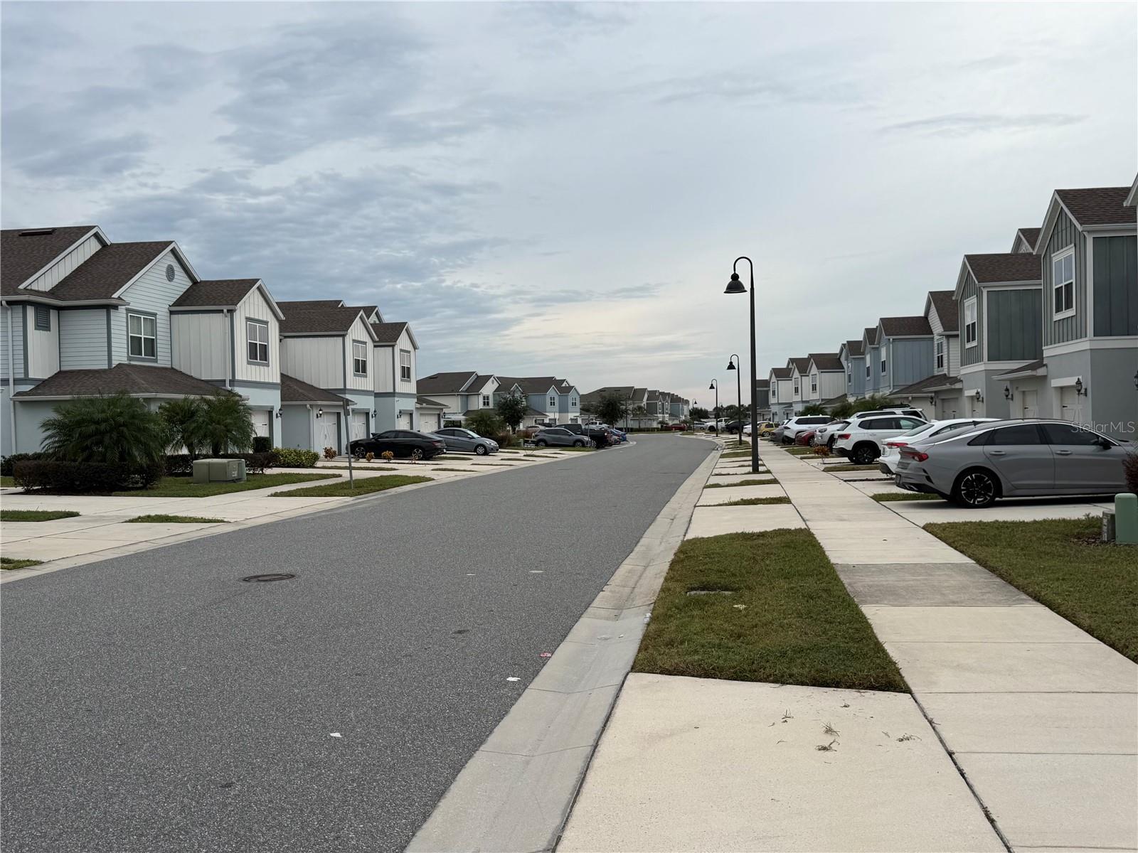 3833 Plainview Drive, FL