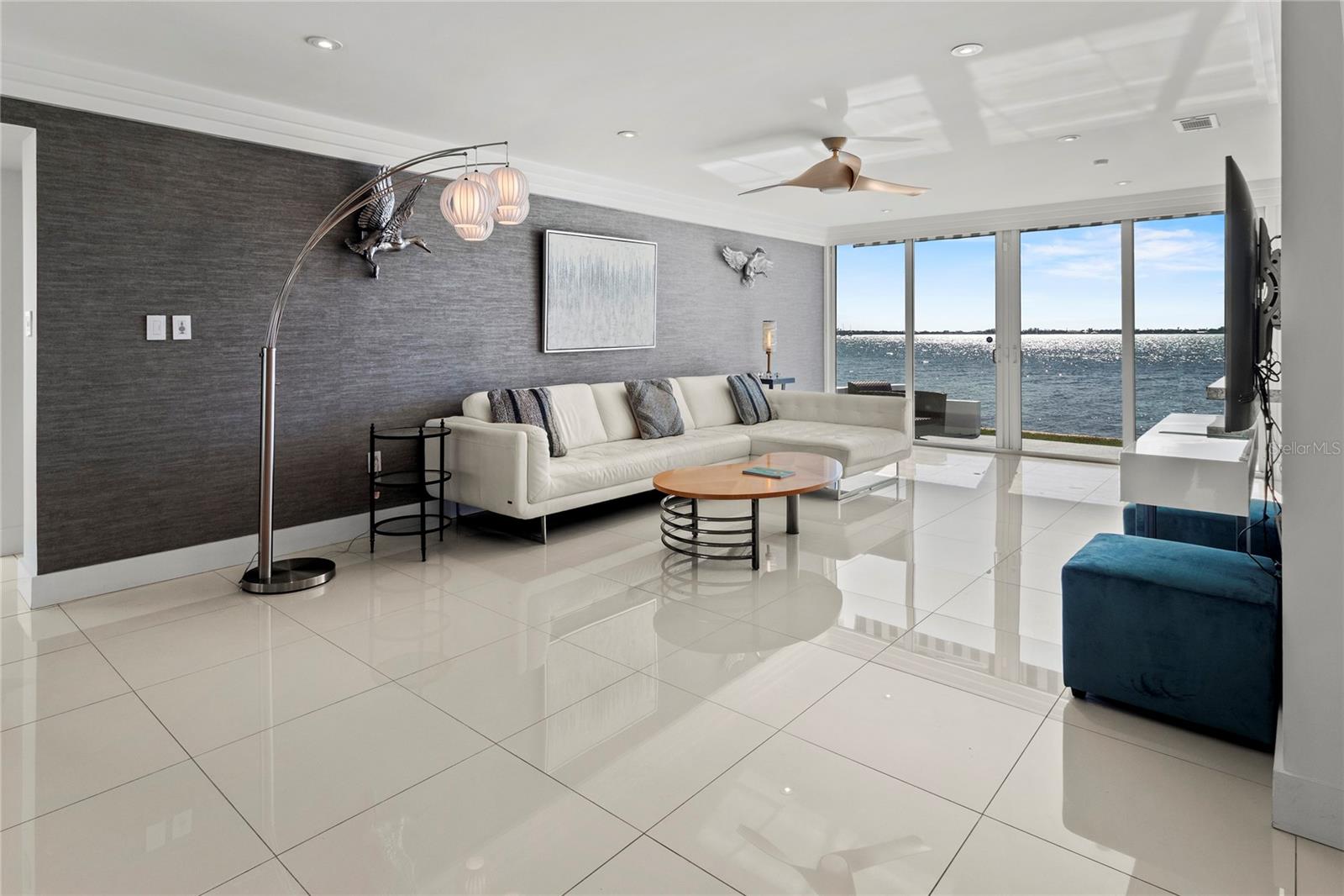 400 Golden Gate Point, FL