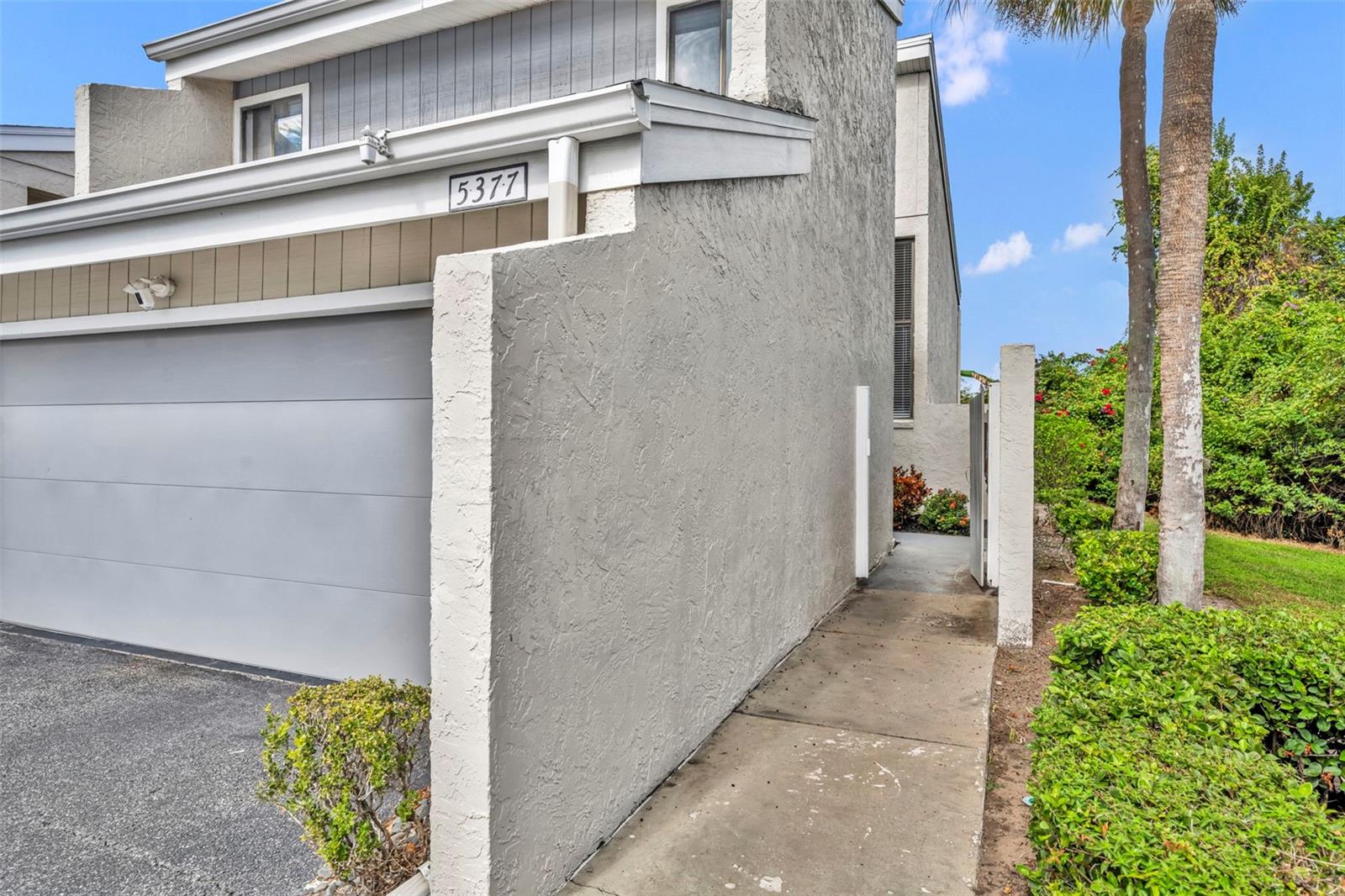 5377 Vineland Road, FL
