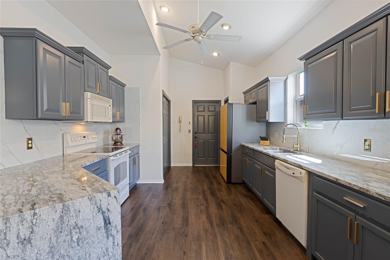 1203 Diamond Shore Loop, FL
