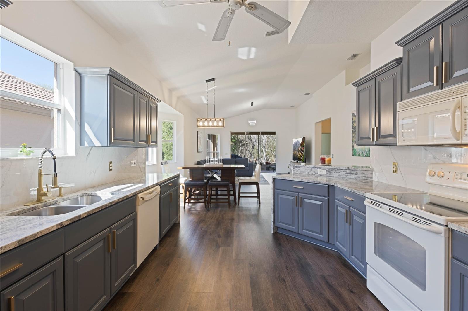 1203 Diamond Shore Loop, FL