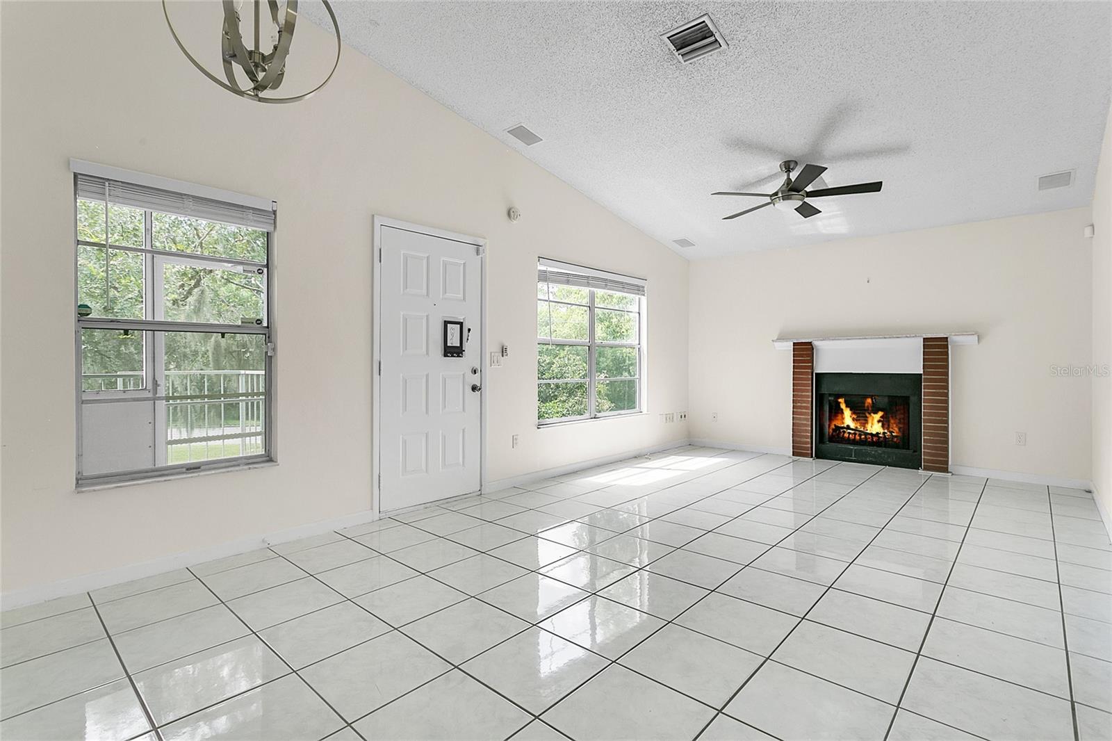 305 Northlake Drive, FL