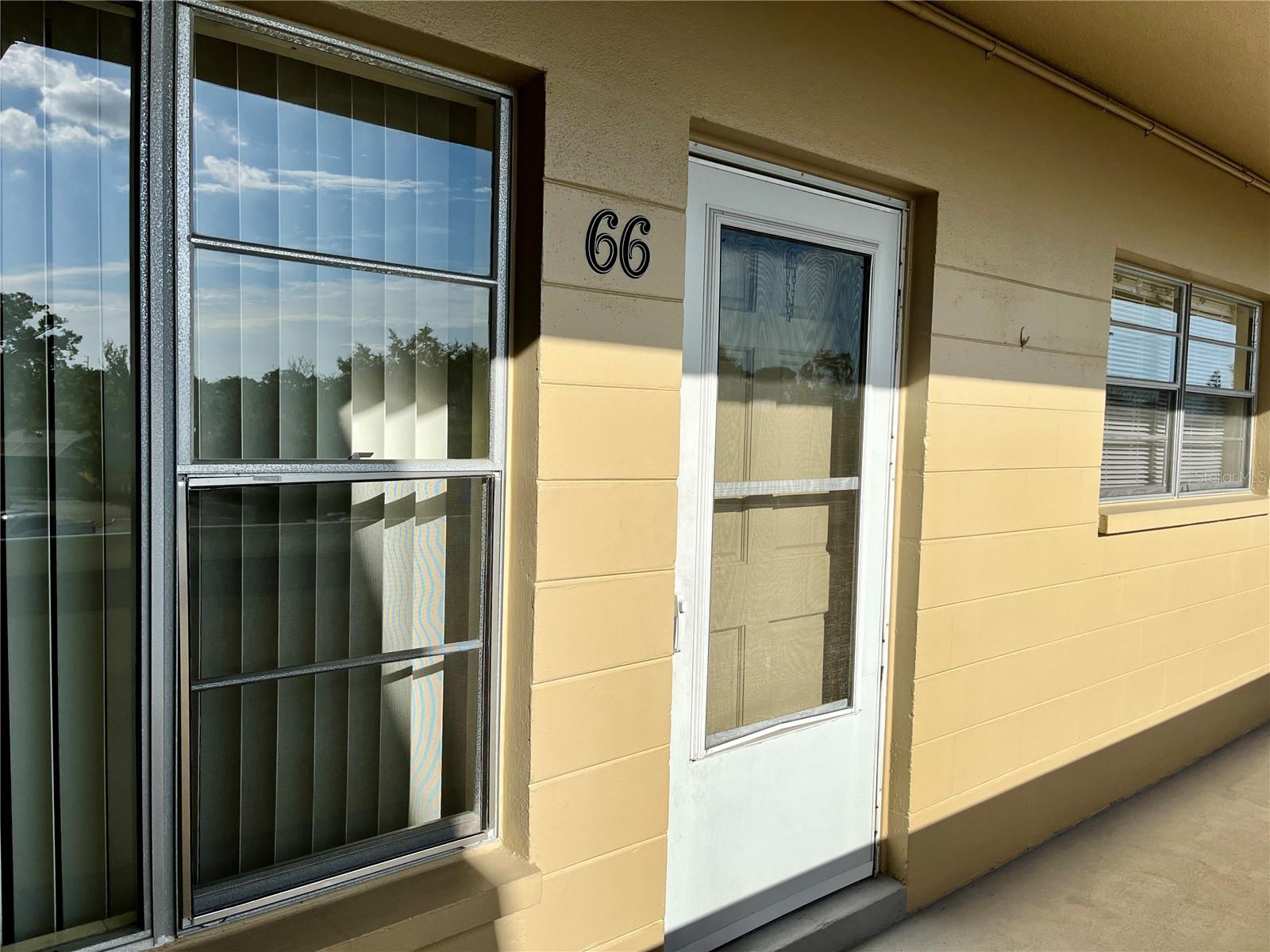 2464 Australia Way, FL