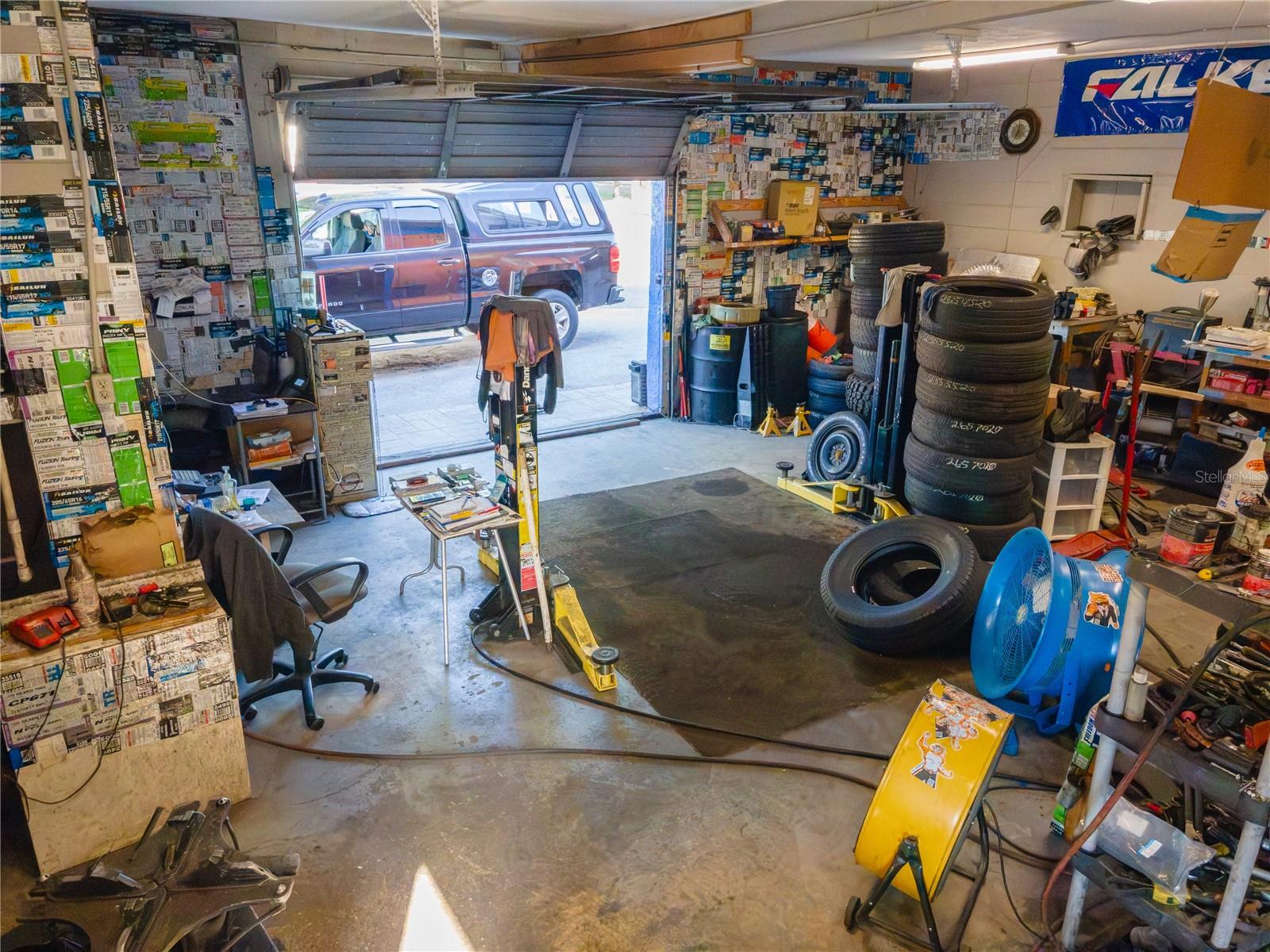 9334 State Road 52, FL