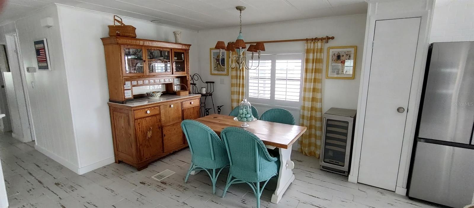 123 Dolphin Drive, FL