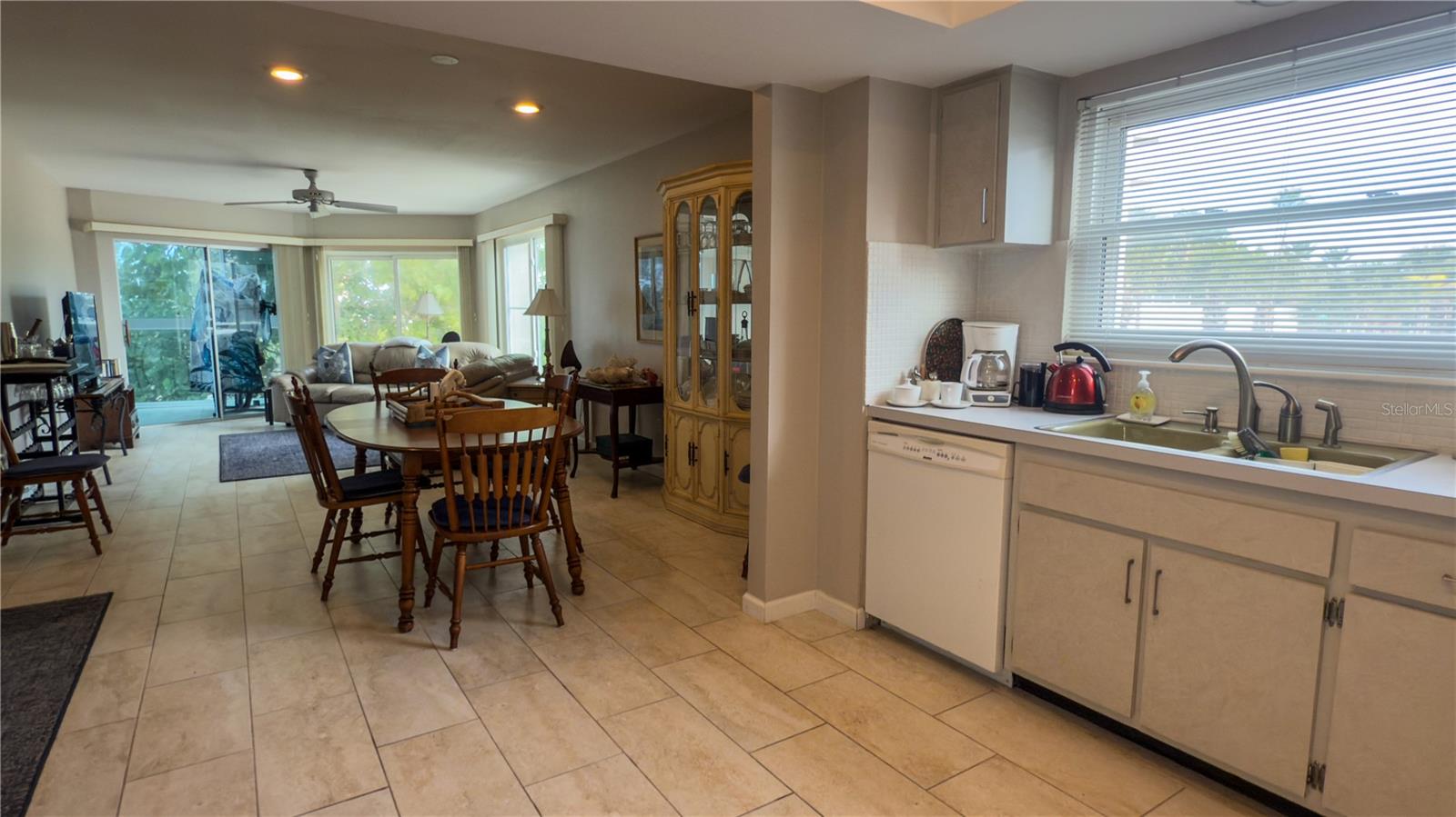 1900 Benjamin Franklin Drive, FL