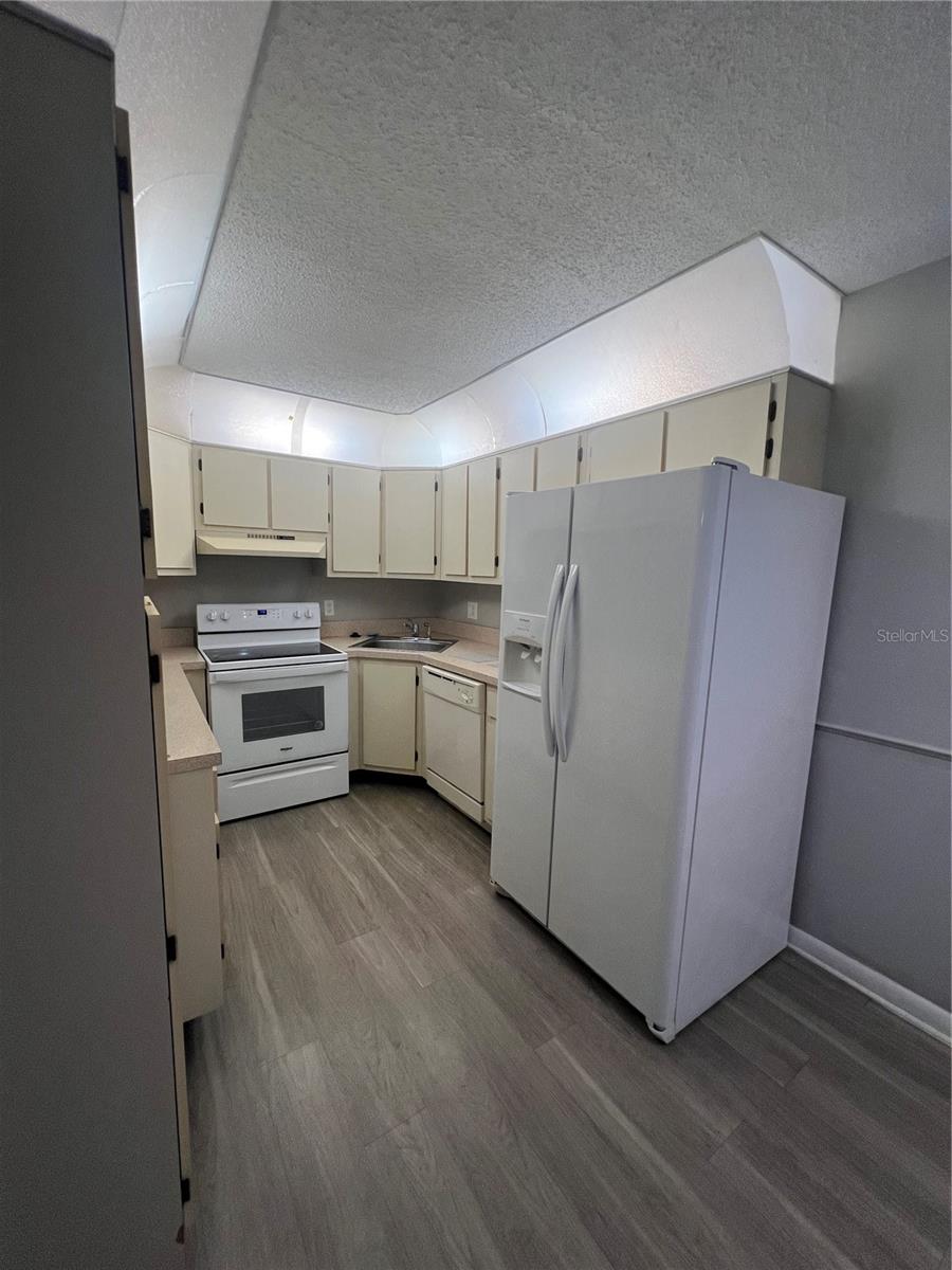 1512 Pine Ridge Circle, FL