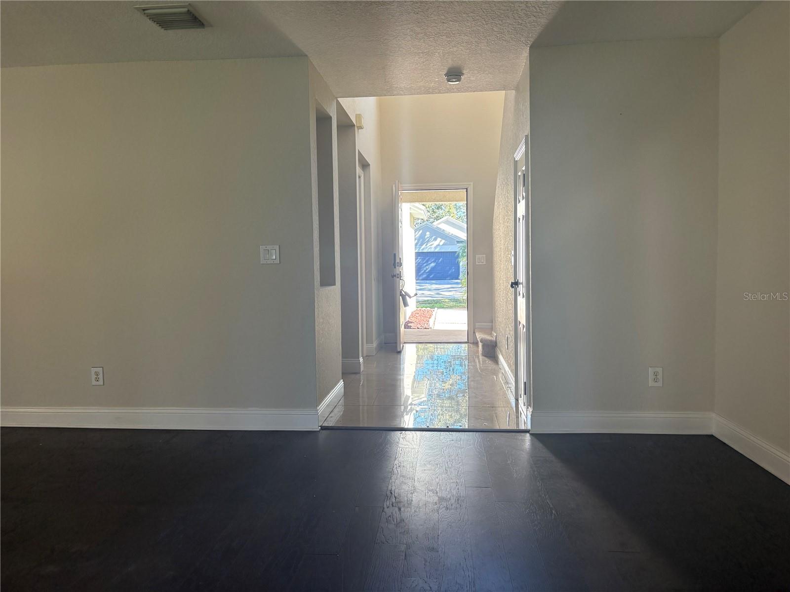 11831 Whisper Creek Drive, FL