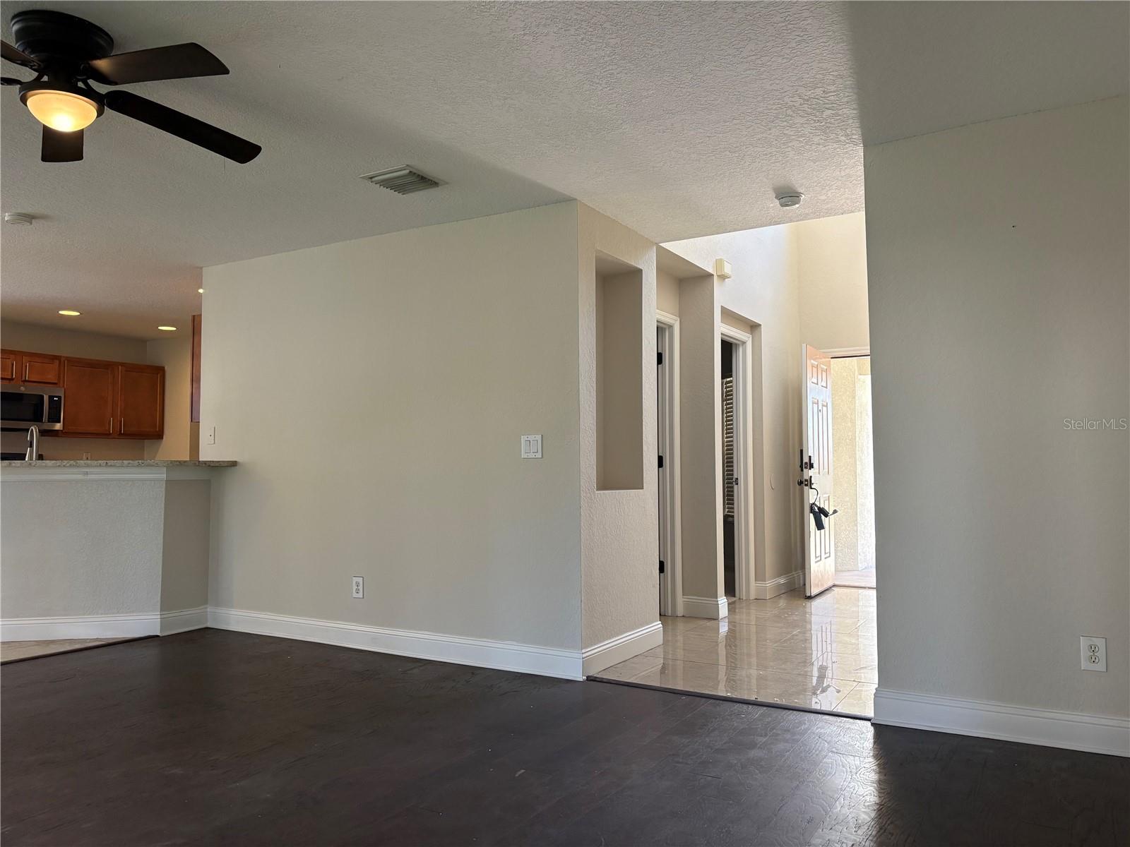 11831 Whisper Creek Drive, FL
