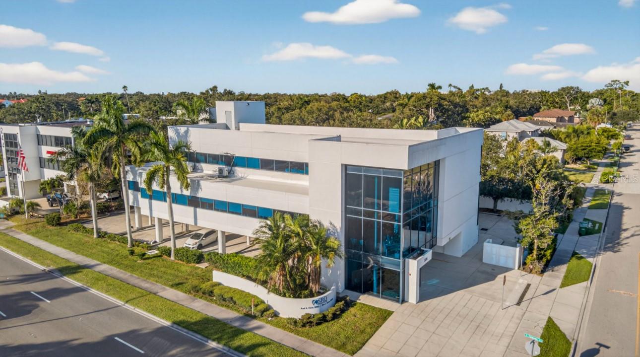 2426 Tamiami Trail, FL