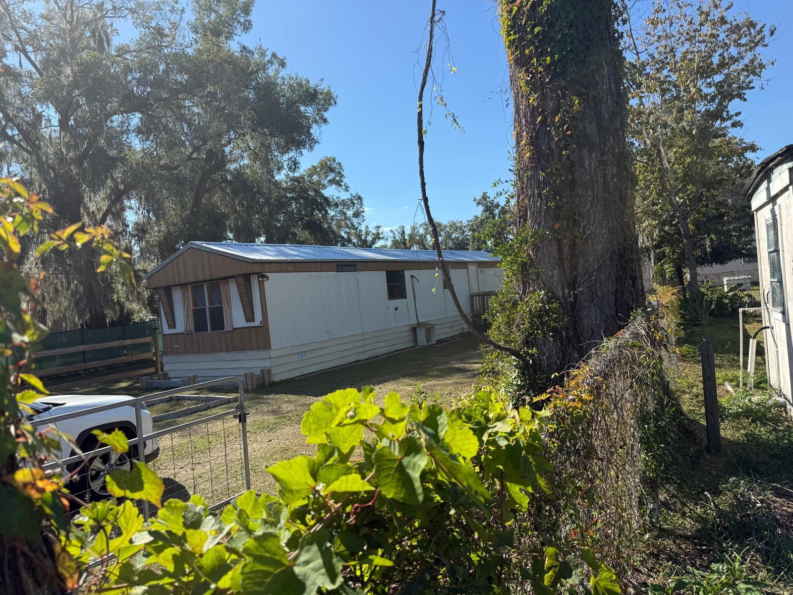 836 Cr 481w, FL