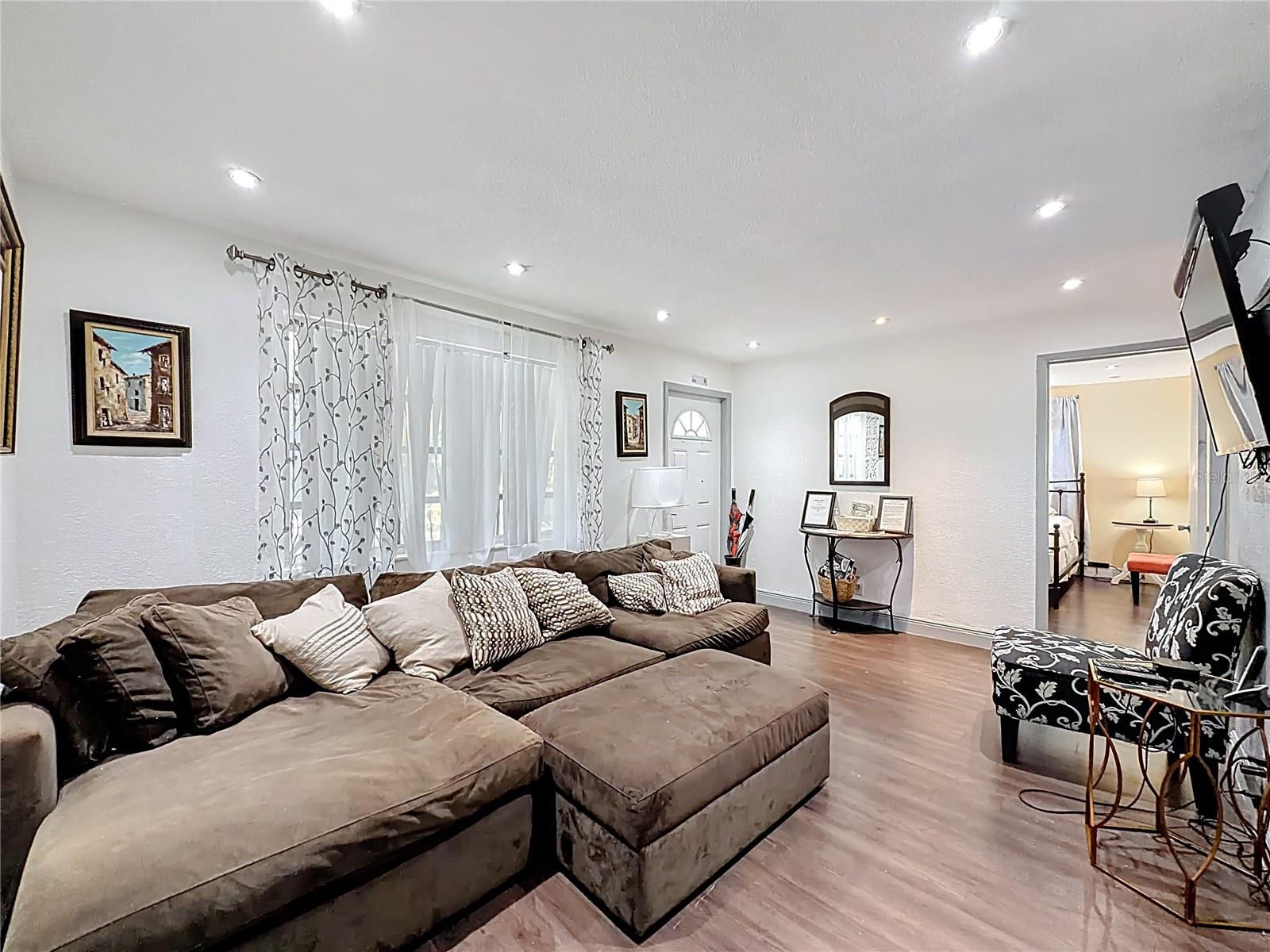 200 9th Avenue, FL