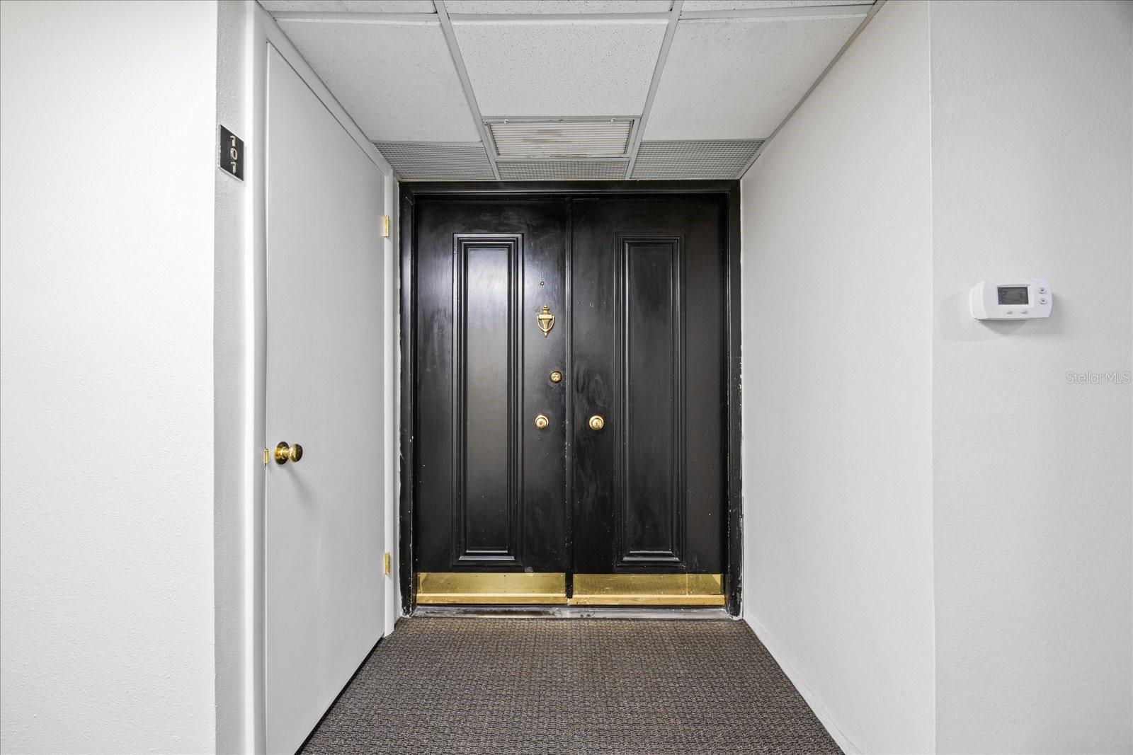 100 Oakmont Lane, FL