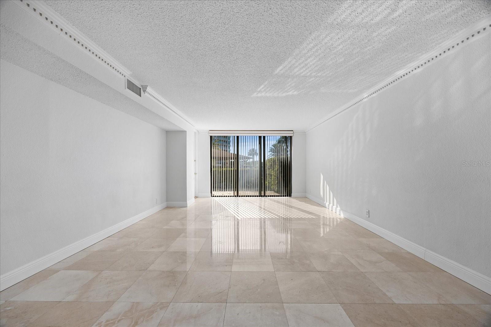 100 Oakmont Lane, FL