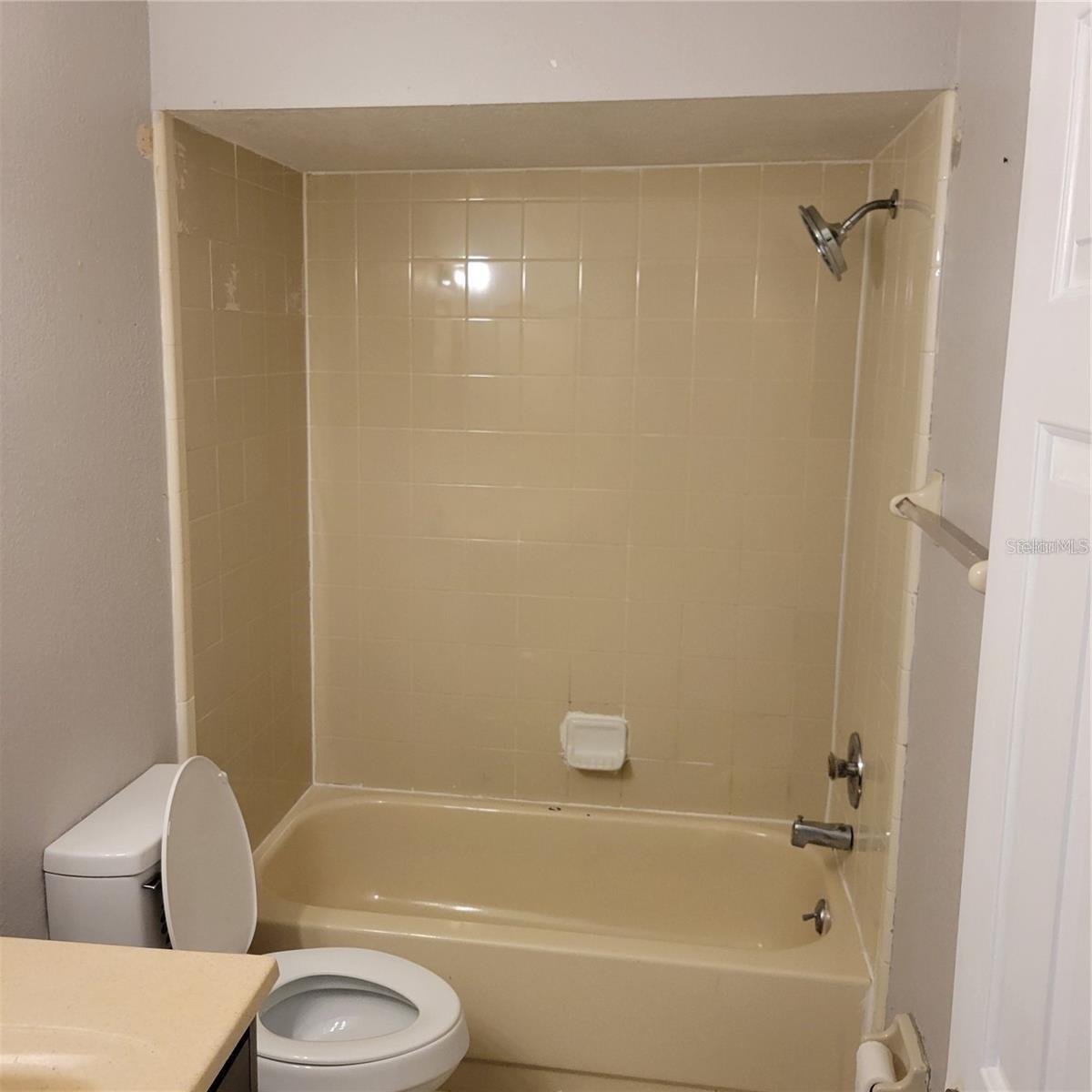 566-568 Imperial Place, FL