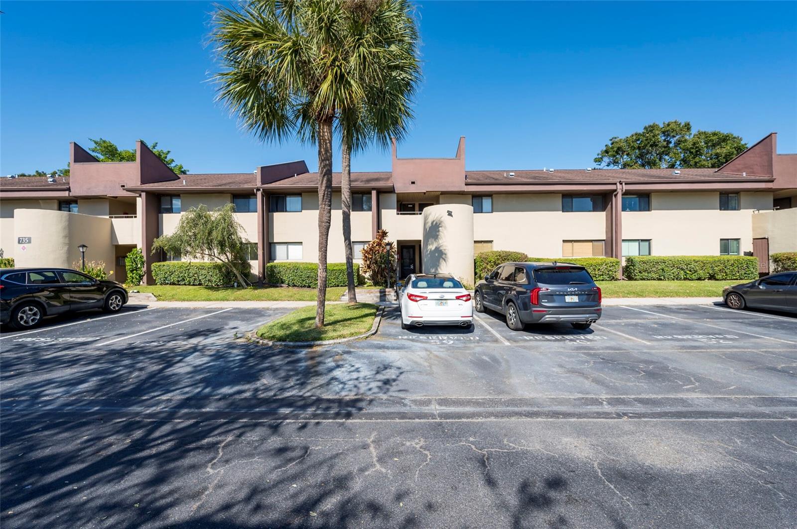 735 Village Drive, FL