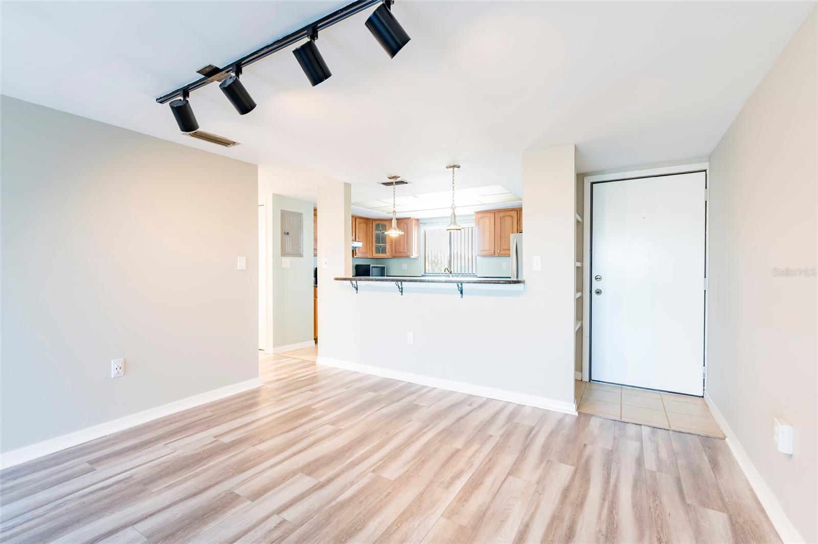 735 Village Drive, FL