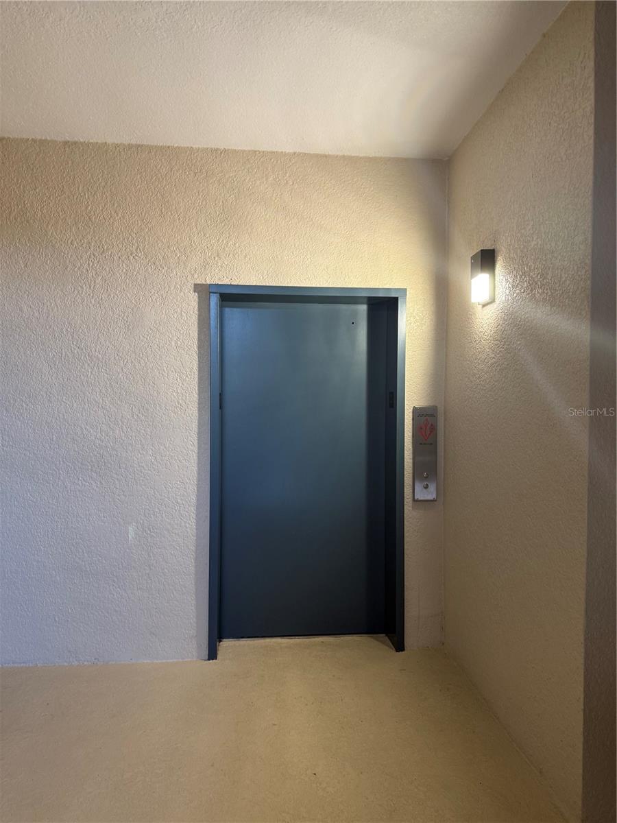 3051 Greystone Loop, FL