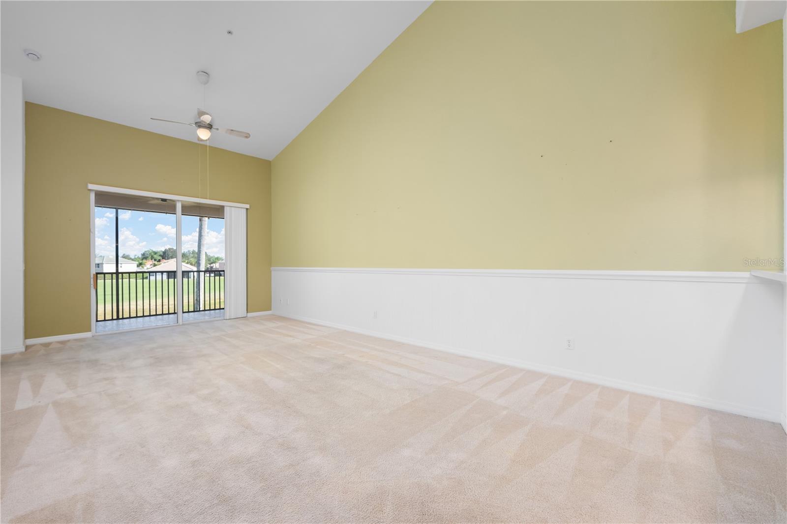 915 Fairwaycove Lane, FL