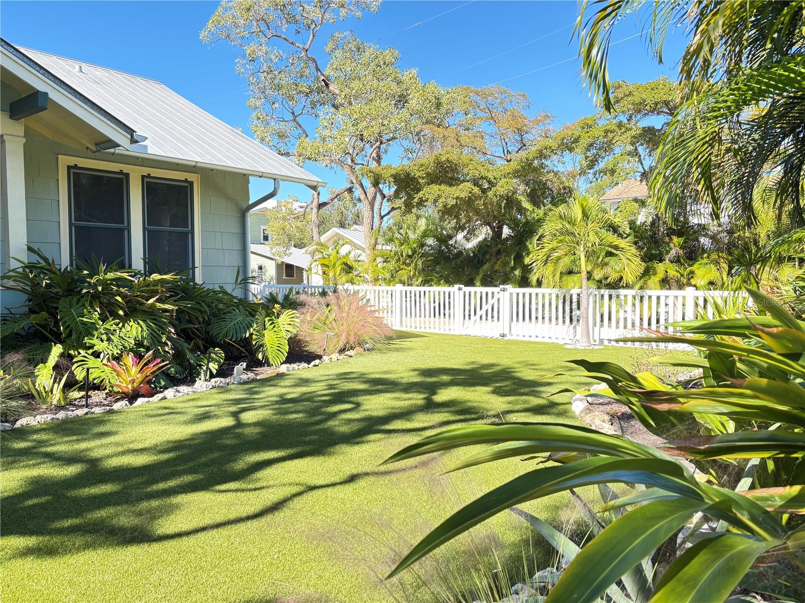 324 Julia Place, FL