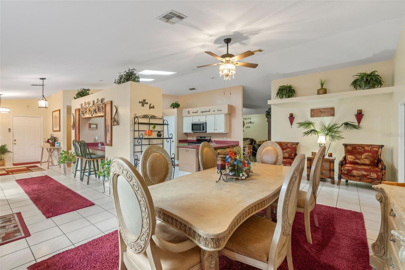 511 Marcia Loop, FL