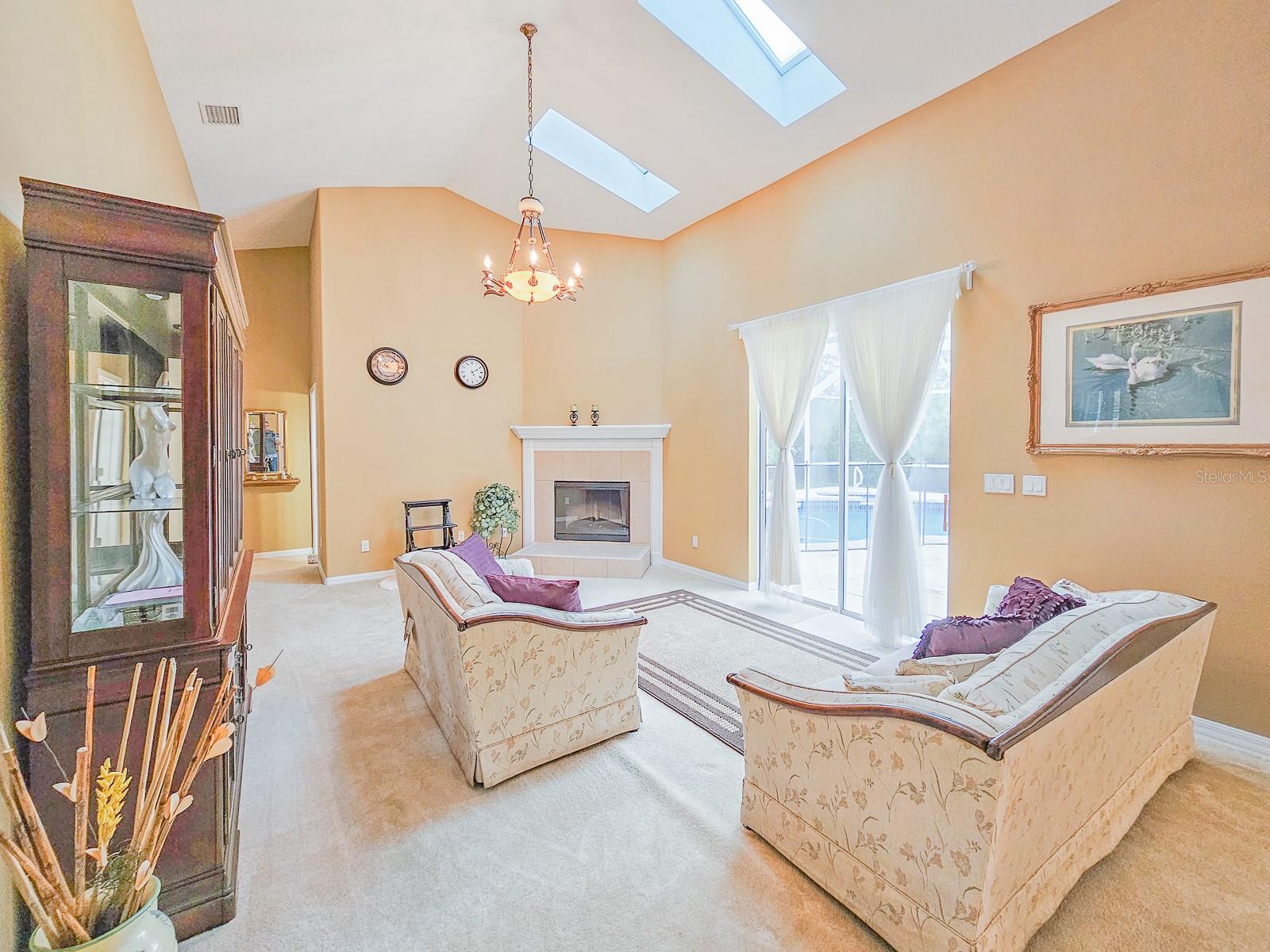 18 Squirrel Place, FL