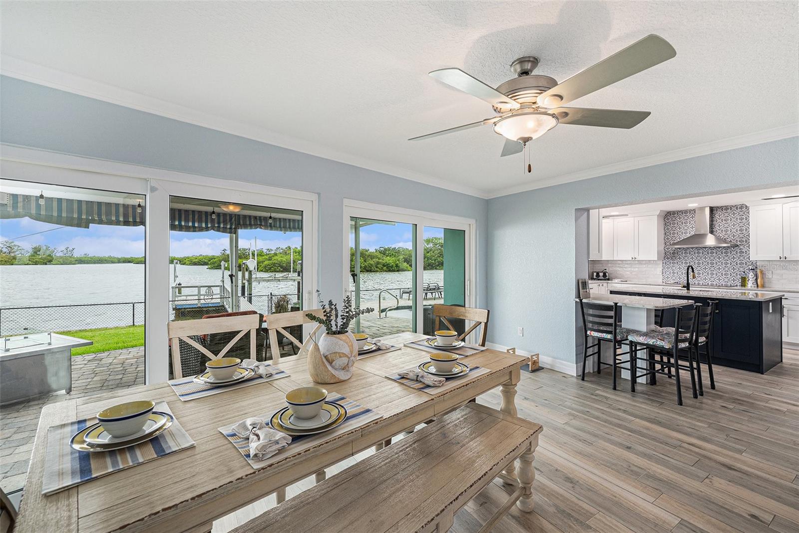 5694 Oakhurst Drive, FL