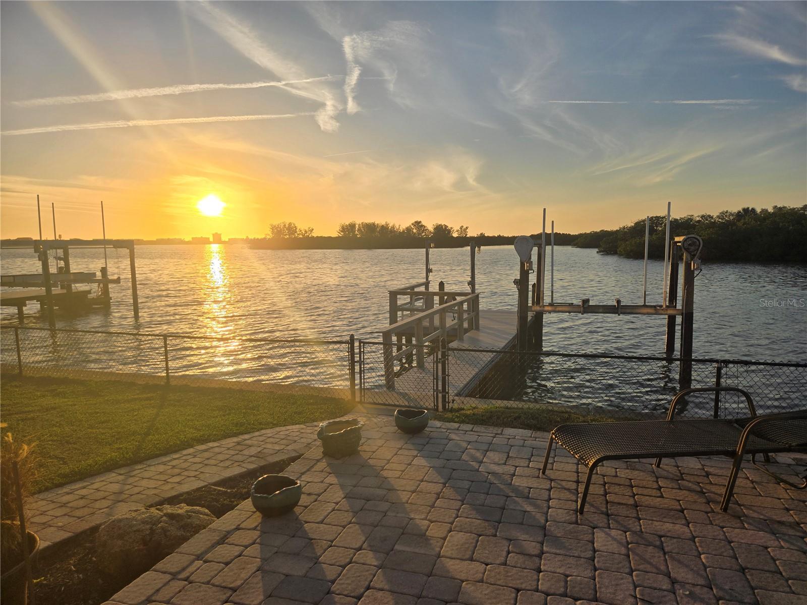 5694 Oakhurst Drive, FL