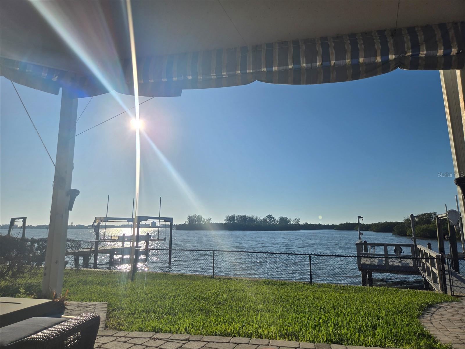 5694 Oakhurst Drive, FL