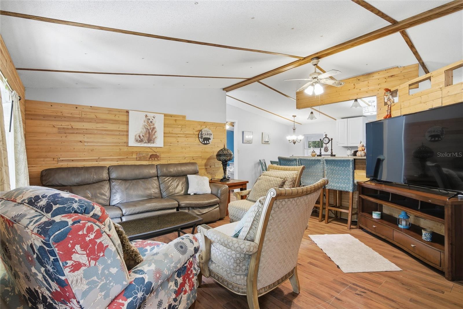 843 Cr 484, FL