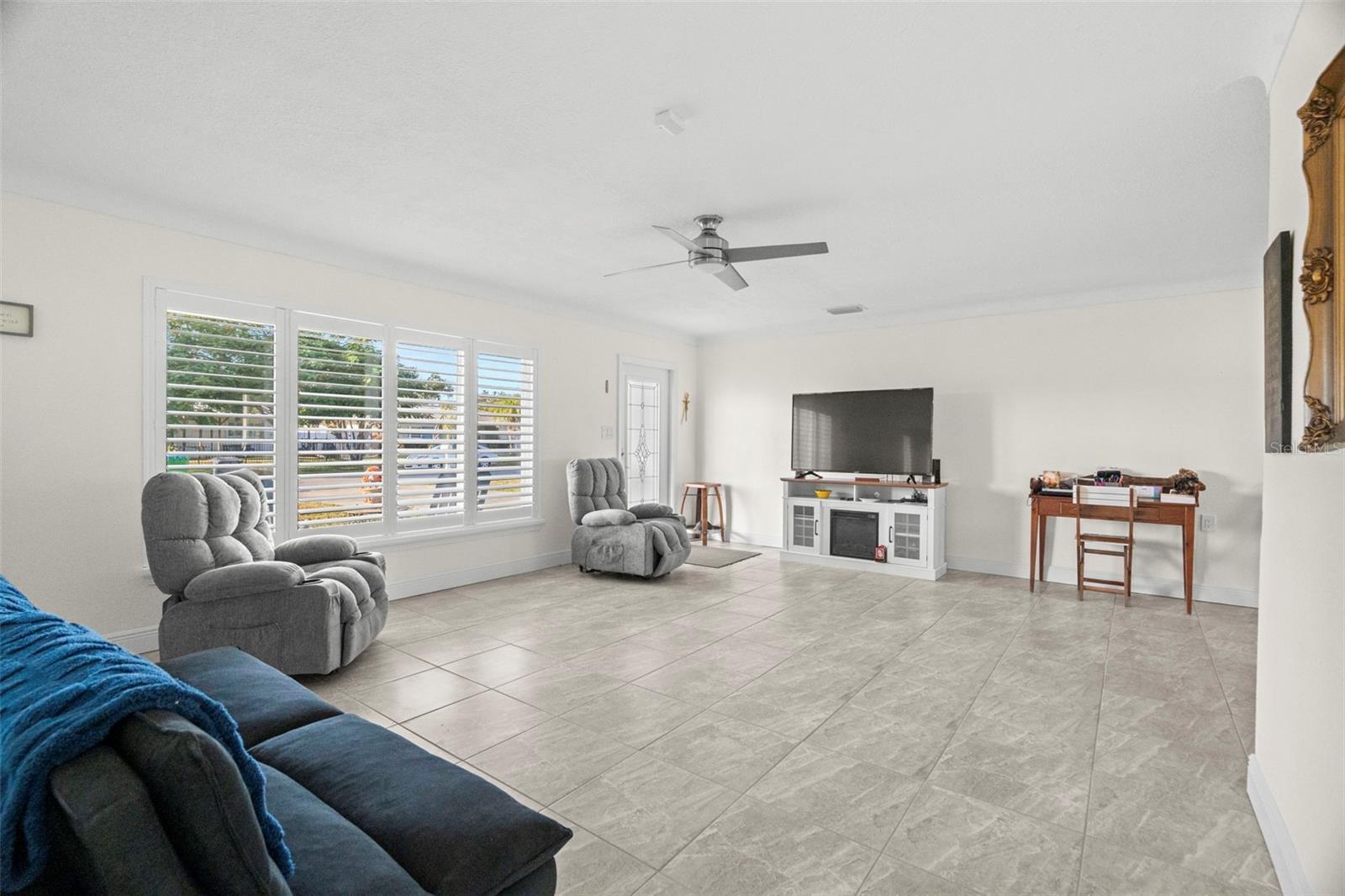 10121 4th Street, FL