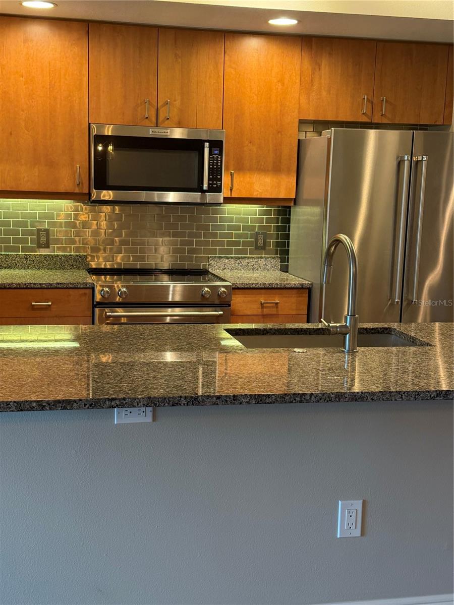 800 Tamiami Trail, FL