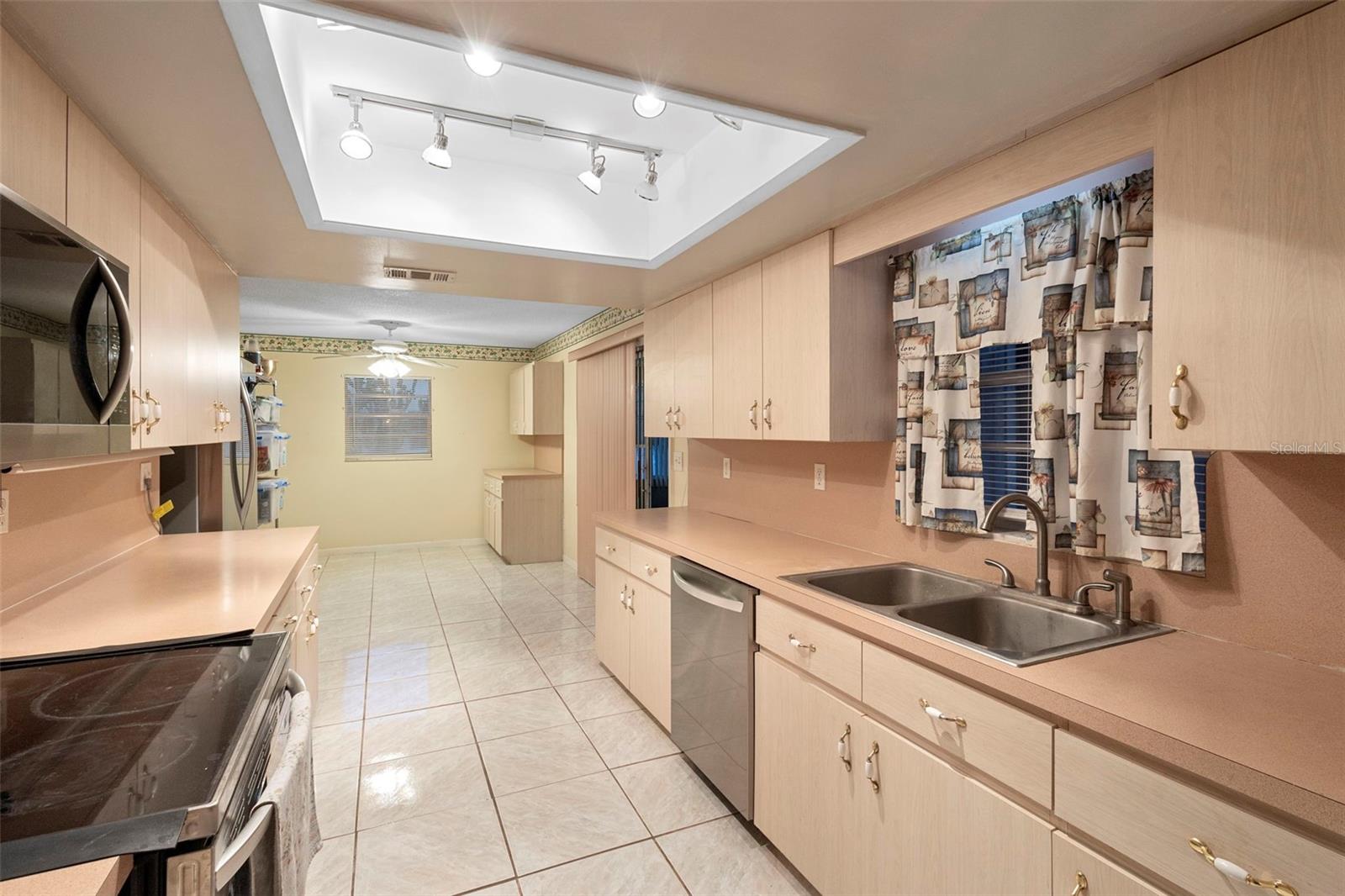 630 Grand Plaza Drive, FL
