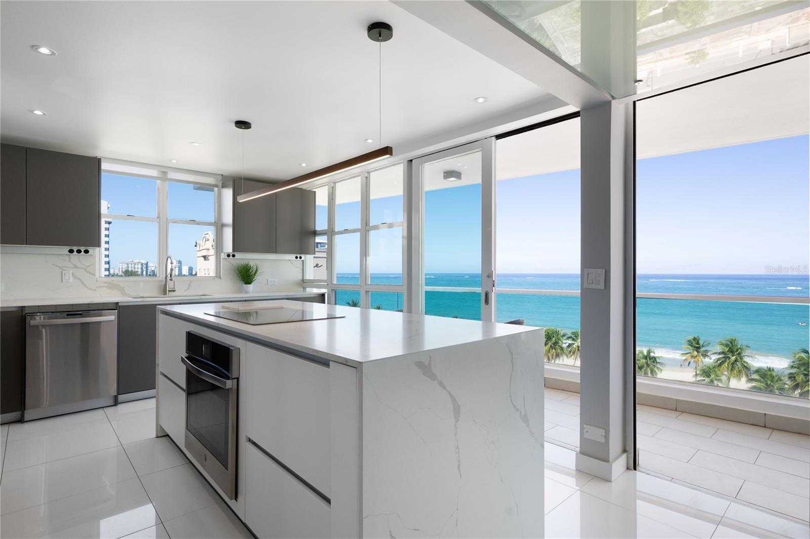 5575 Avenida Isla Verde, PR