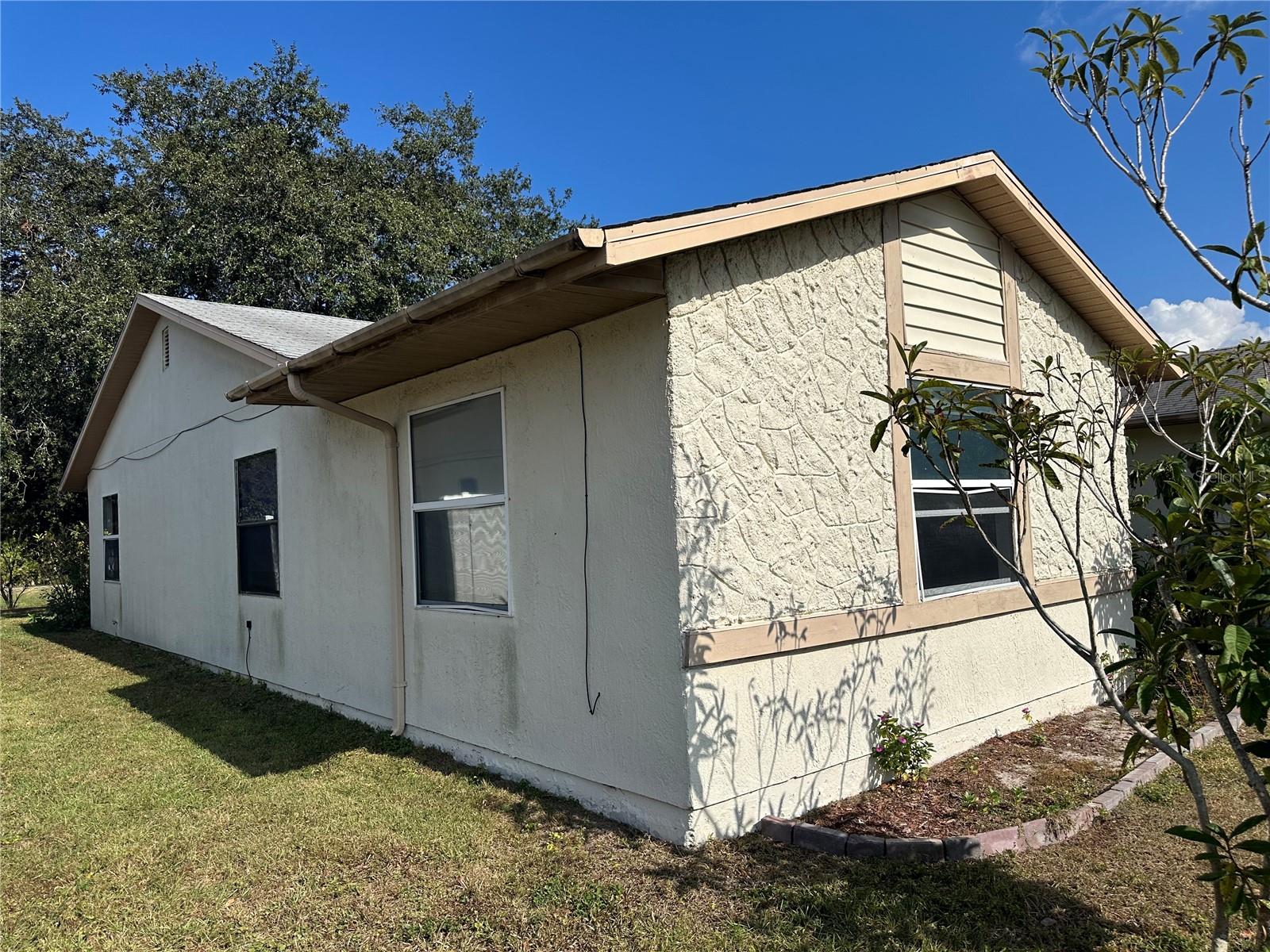 746 Maderia Court, FL