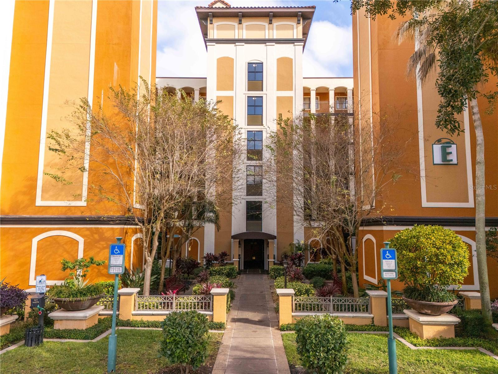 12527 Floridays Resort Drive, FL