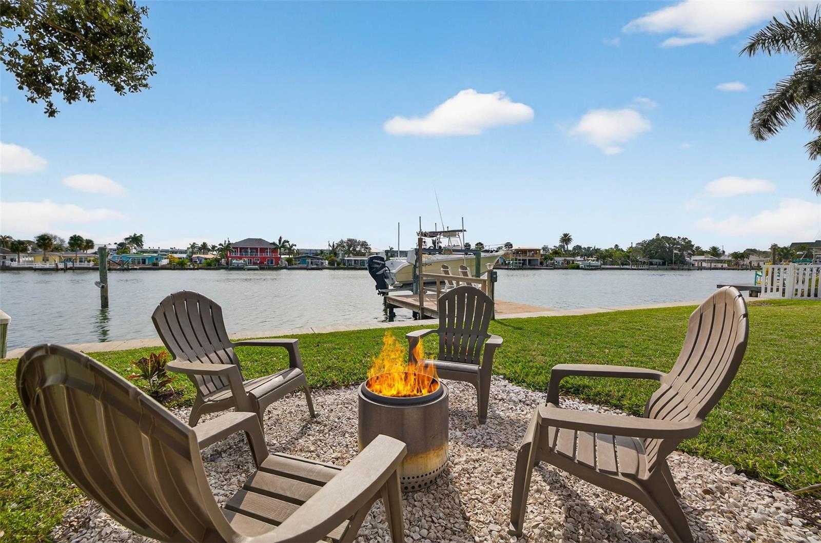 333 La Hacienda Drive, FL